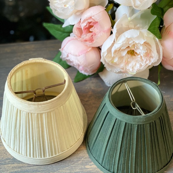 Vintage pleated fabric small clip lamp shades green cream - Picture 3 of 10